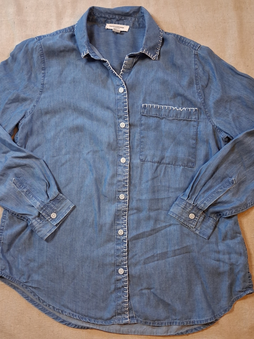 BeachLunchLounge Light Blue Chambray Button-Up Shirt Women's Size Medium